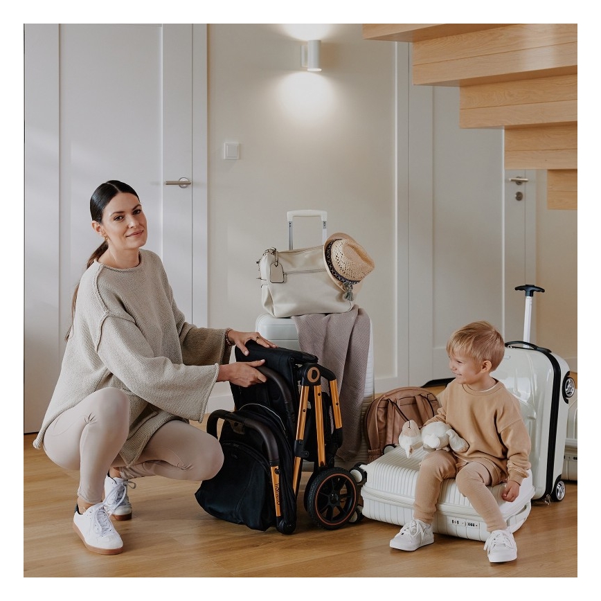 Lionelo - Sport babakocsi CLOE fekete/arany