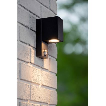 Lucide 69802/01/30 - Kültéri érzékelős lámpa ZARO 1xGU10/7W/230V IP65 fekete