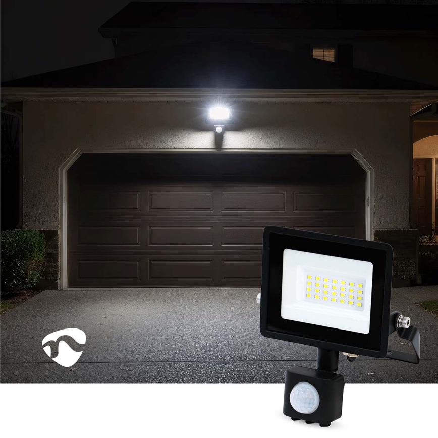 LED reflektor mozgás- és alkonykapcsolóval, konnektorba dugható LED/20W/230V IP44