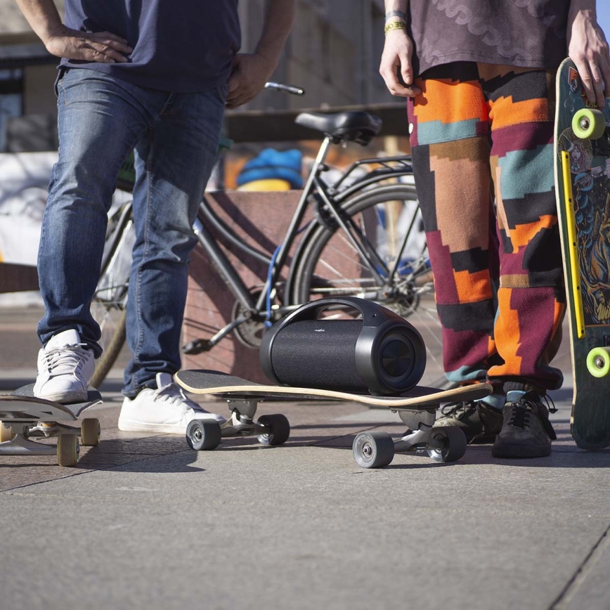 LED RGB Hangszóró 50W IPX5