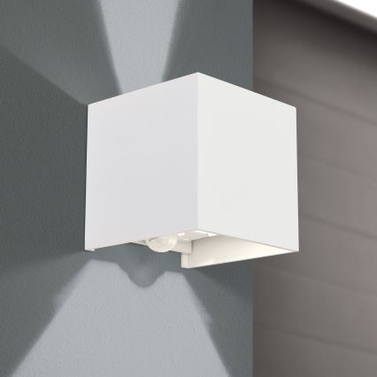 LED Kültéri fali lámpa mozgás- és alkonyatérzékelővel CUBE-S LED/13W/230V IP54 fehér