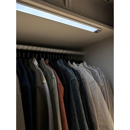 Osram - LED polc alá szerelhető lámpatest mozgás- és alkonyérzékelővel LINEAR LED/4W/3,7V 1500 mAh 3000/4000/6500K 60 cm szürke