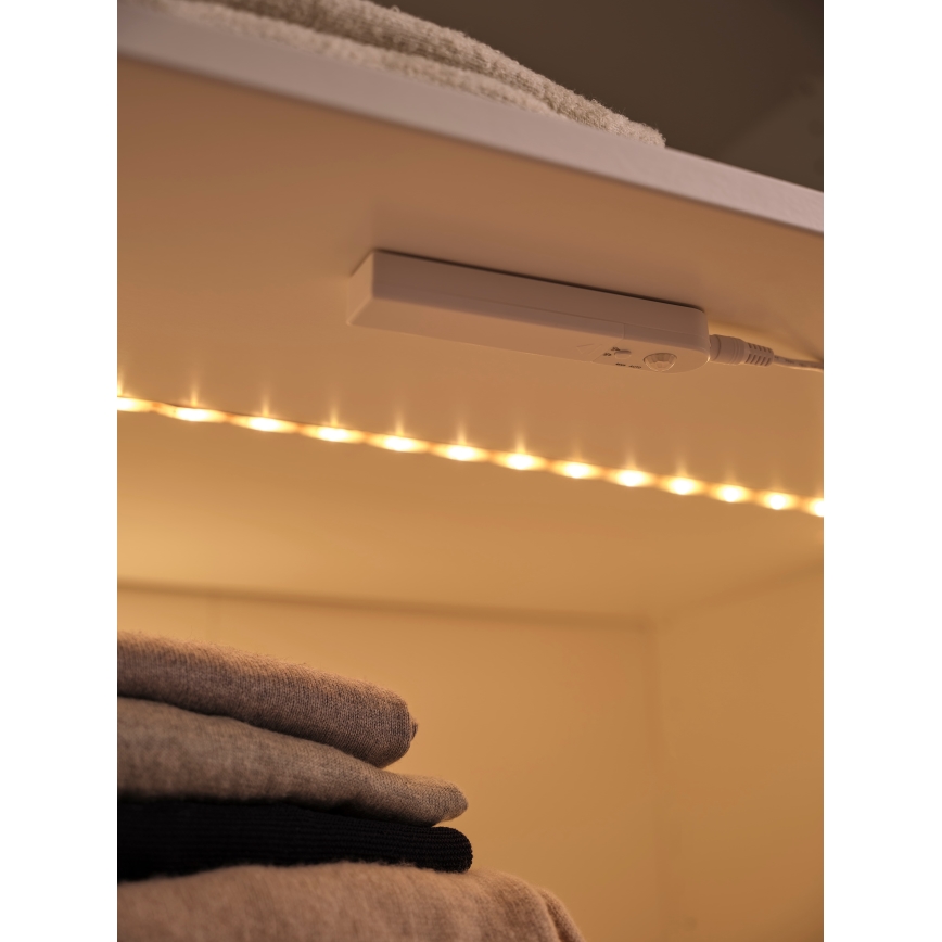 Osram - mozgásérzékelős LED szalag FLEX 1m LED/2W/4xAA