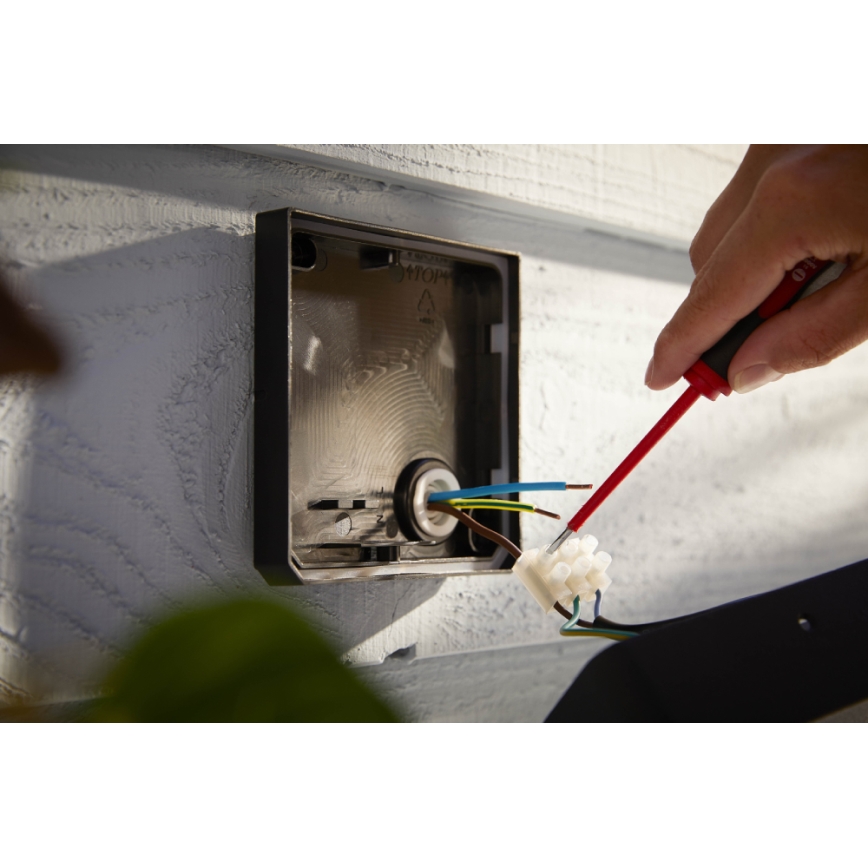 Philips - LED RGBW Dimmelhető kültér reflektor Hue DISCOVER 2xLED/15W/230V 2000-6500K IP44
