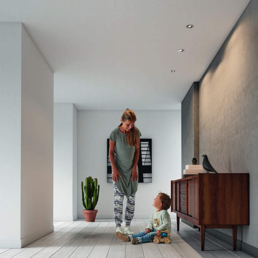 Philips - 3 darabos szett LED RGBW fényerőszabályozható süllyesztett mennyezeti lámpatest 1xGU10/4,8W/230V fényes króm + távirányító