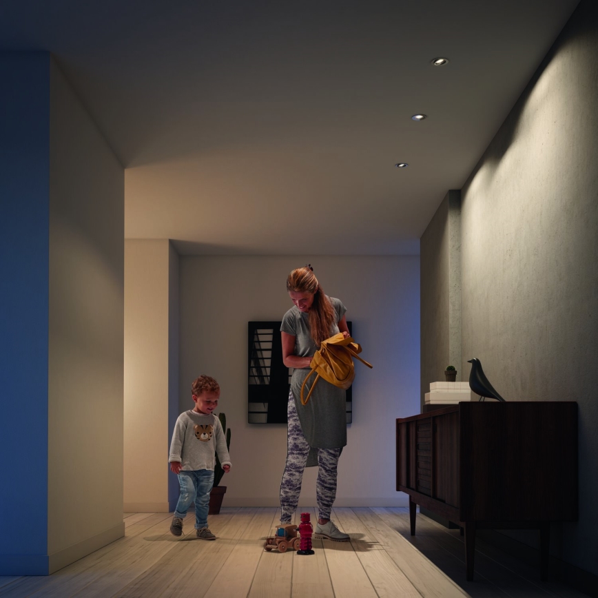 Philips - 3 darabos szett LED RGBW fényerőszabályozható süllyesztett mennyezeti lámpatest 1xGU10/4,8W/230V fényes króm + távirányító