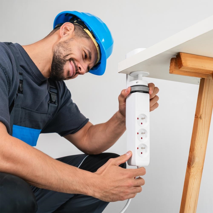 Asztalra rögzíthető hosszabbító kábel, 3 aljzat, E típusú, 2xUSB-A + 1xUSB-C, 1,5m, fehér