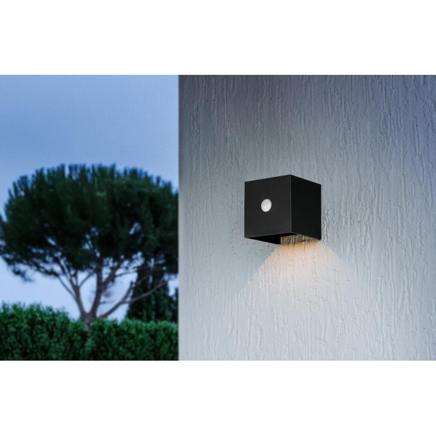 LED napelemes fali lámpa érzékelővel LED/1W/3,7V 1200 mAh IP44 fekete