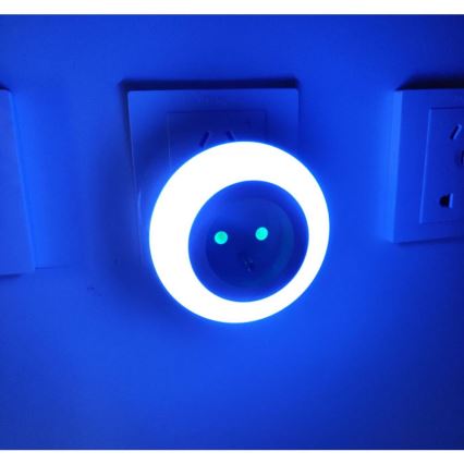 LED Orientációs lámpa alkonyérzékelővel és aljzattal LED/0,6W/230V