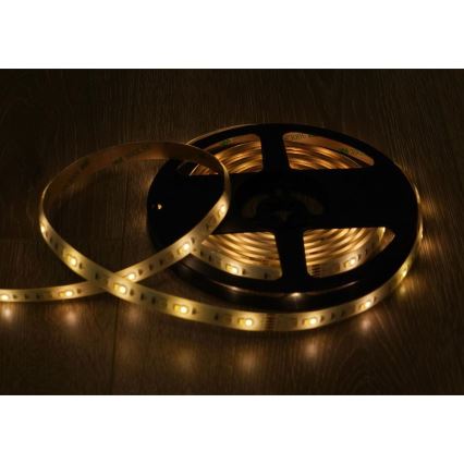 LED RGBW okos, állítható fényerejű szalag 5m LED/230V 2700-6500K Wi-Fi Tuya + távirányító