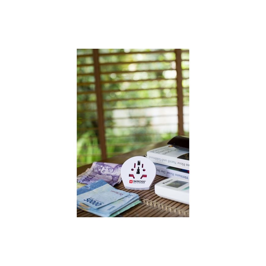 SKROSS - Univerzális utazó adapter 230V