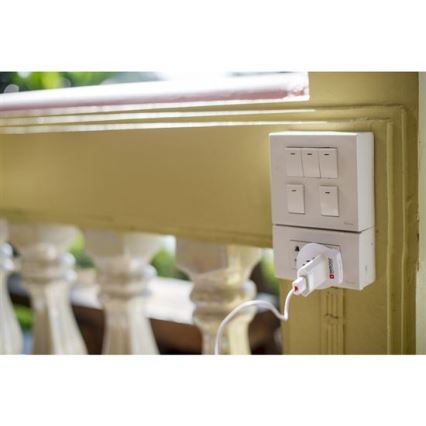 SKROSS - Univerzális utazó adapter 230V