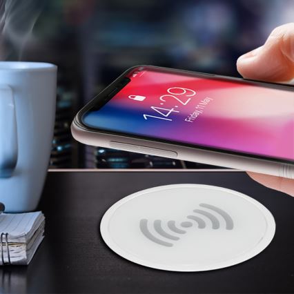 Beépített vezeték nélküli töltő fehér