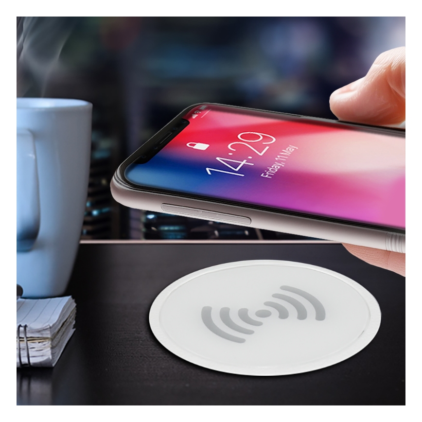 Beépített vezeték nélküli töltő fehér