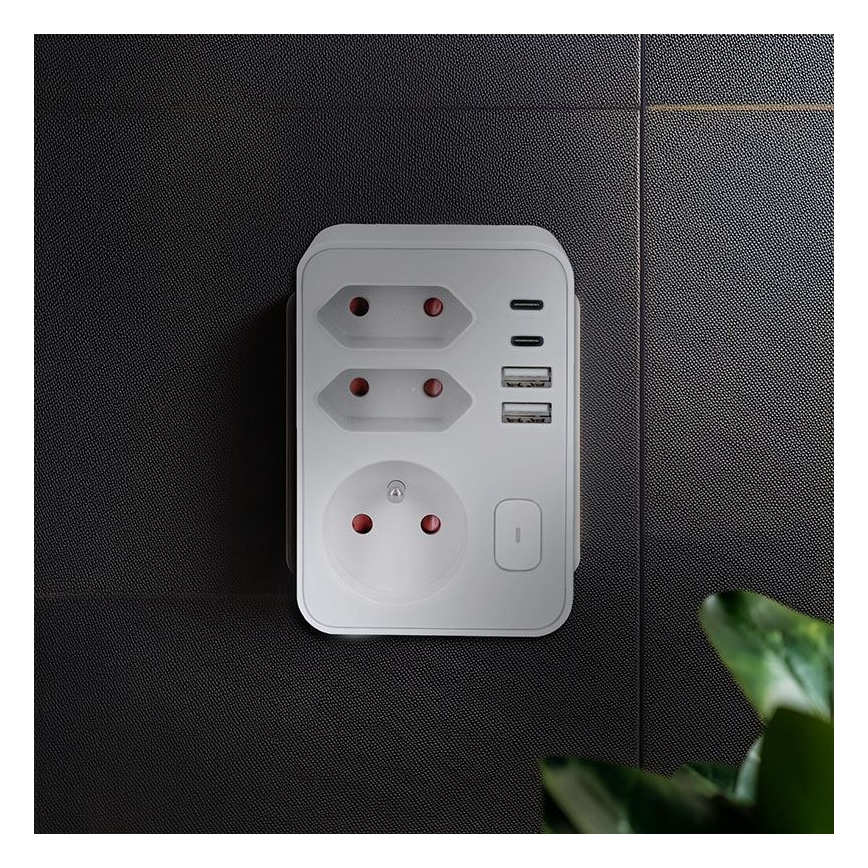 Hálózati elosztó 1×16 A + 2×2,5 A, 2× USB (A és C) töltővel, fehér