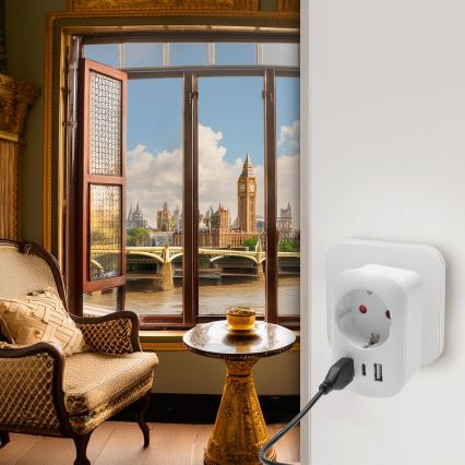 UK utazóadapter 230 V-hoz, 2× USB-A és 1× USB-C