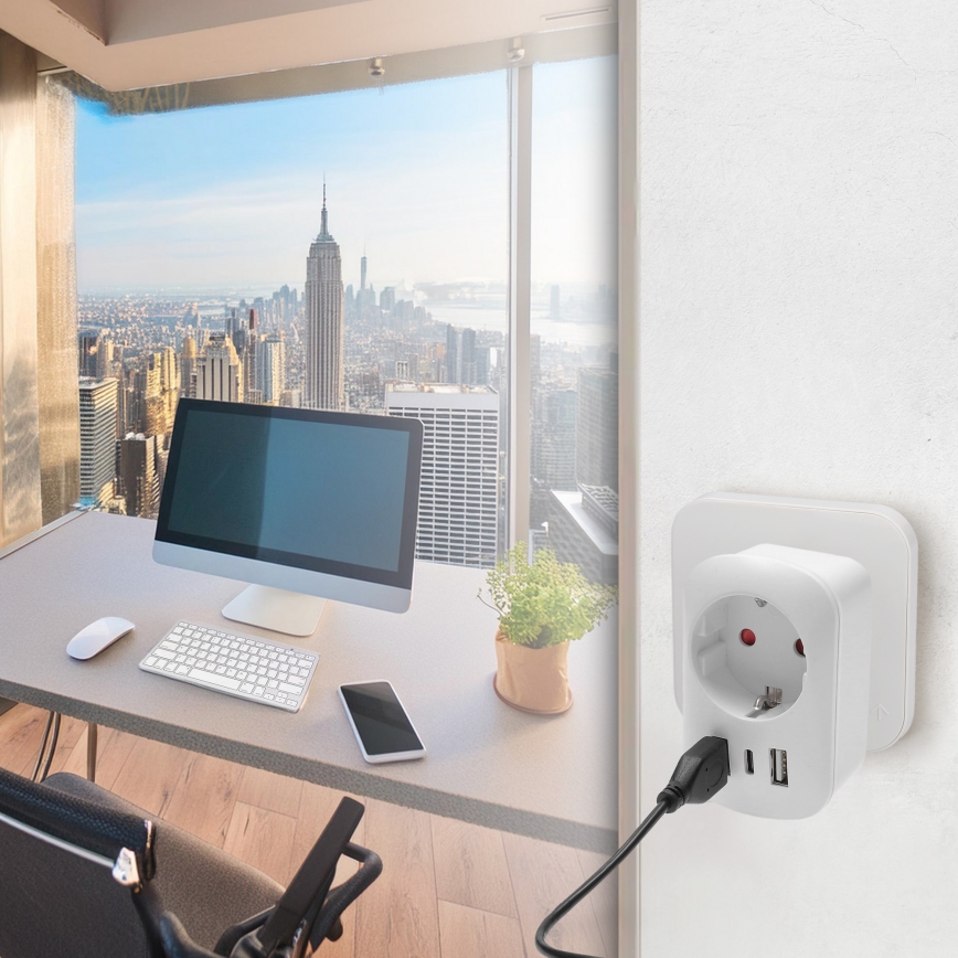 Utazóadapter az USA-csatlakozókhoz, 230 V, 2× USB-A + 1× USB-C