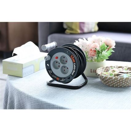 3 aljzatos, 12 m hosszú csévés hosszabbítókábel