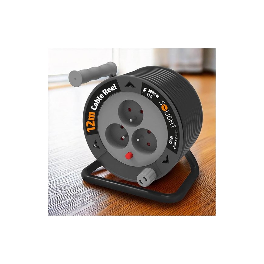 3 aljzatos, 12 m hosszú csévés hosszabbítókábel