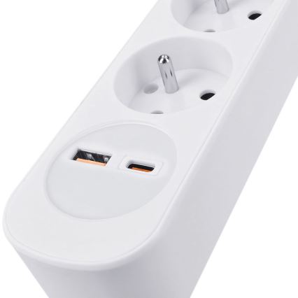 Hosszabbító kábel kapcsolóval, 3 aljzattal és USB A és C töltőportokkal, 3 m