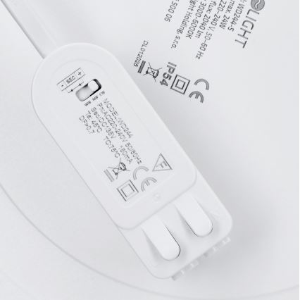 LED felületre szerelhető/süllyesztett panel 2 az 1-ben 24W/230V 3000/4000/6000K átm. 30 cm IP54 ezüst