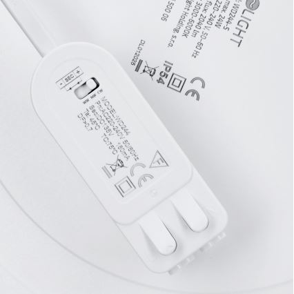 LED felületre szerelhető/süllyeszthető panel 2 az 1-ben 24W/230V 3000/4000/6000K átm. 30 cm IP54 fehér