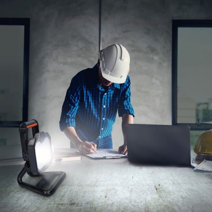 LED Dimmelhető újratölthető reflektor LED/20W/4400 mAh 4000K IP54