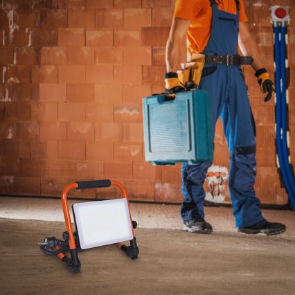 LED-reflektor állvánnyal LED/50W/230V 4000K IP65