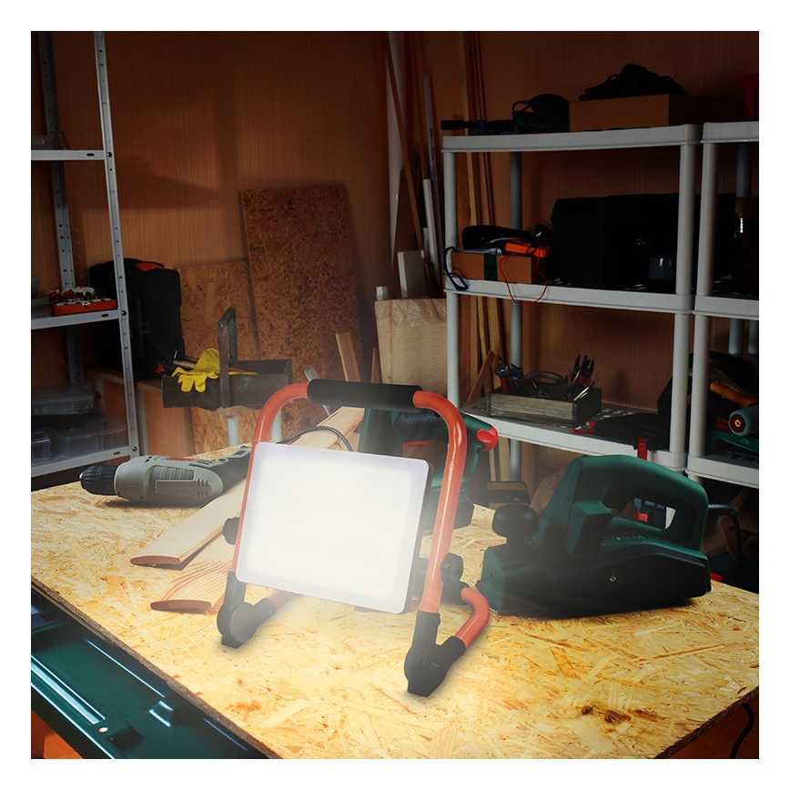 LED-reflektor állvánnyal LED/50W/230V 4000K IP65