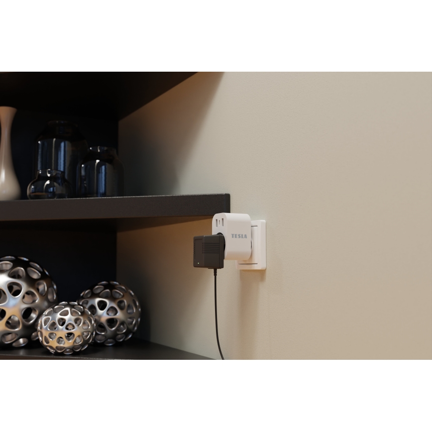 TESLA Smart - Okos konnektor 3680W/230V/16A Type F/E 2xUSB-A + 1xUSB-C Wi-Fi
