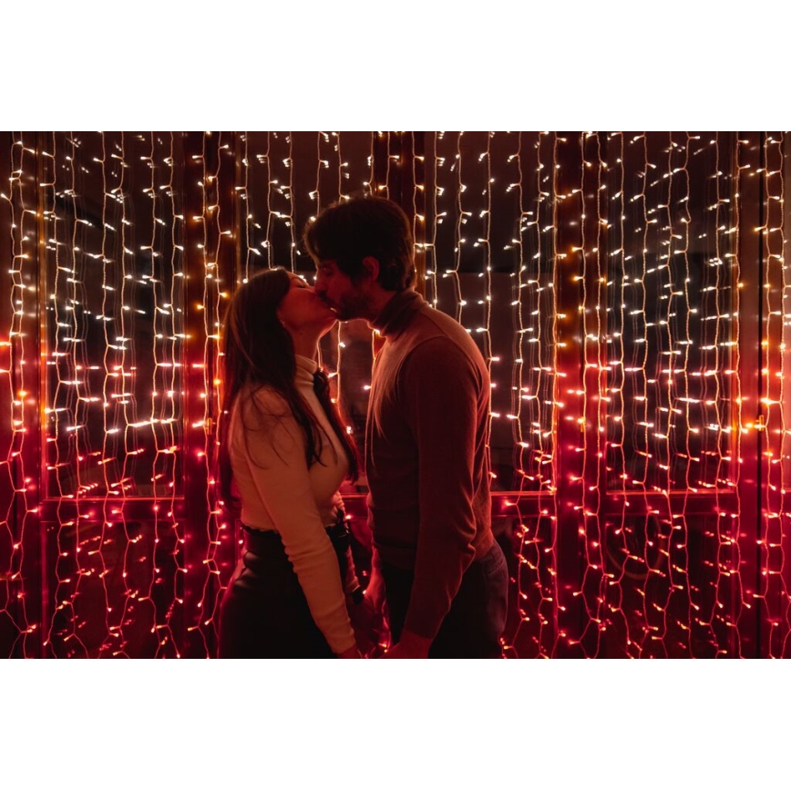 Twinkly - LED RGBW állítható fényerejű kültéri karácsonyi függöny CURTAIN 210xLED 6,1m IP44 Wi-Fi