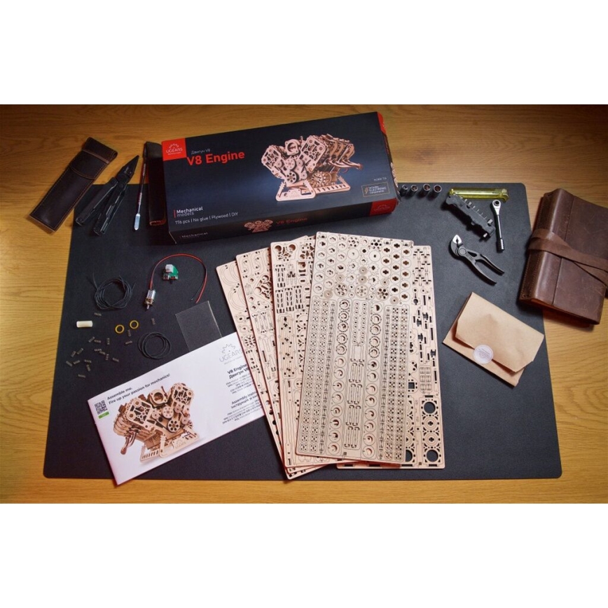 Ugears - 3D fából készült mechanikus kirakó: V8-motor
