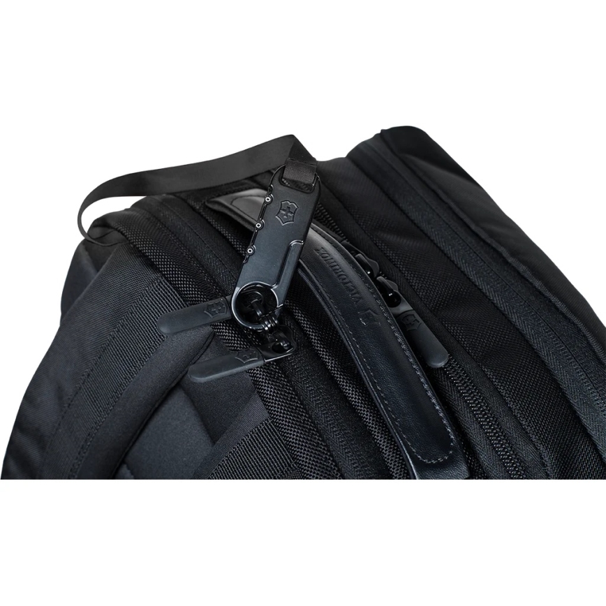 Victorinox - Altmont Professional Deluxe 24 l-es laptop hátizsák, fekete