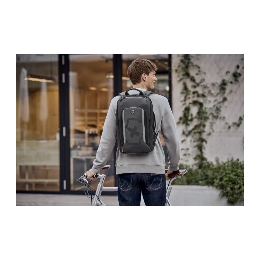 Victorinox - Bővíthető hátizsák Touring 2.0 Traveler 33 l fekete