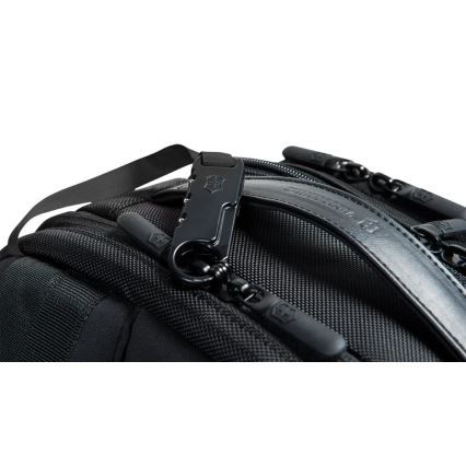 Victorinox - 15,6 hüvelykes Essentials laptop hátizsák, 22 l, fekete