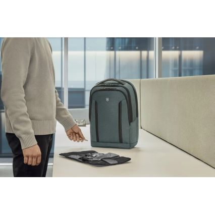 Victorinox - Laptop hátizsák 15 Altmont Professional Deluxe Travel 25 l zöld
