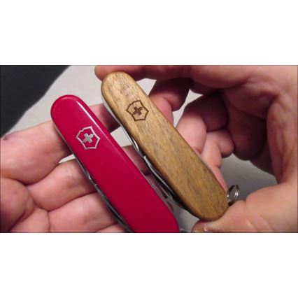 Victorinox - Többfunkciós zsebkés 9,1 cm/14 funkciós piros
