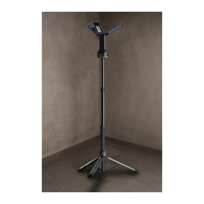 Viking - újratölthető LED-reflektor állvánnyal 3xLED/5V IPX4 4500 lm 4000 mAh