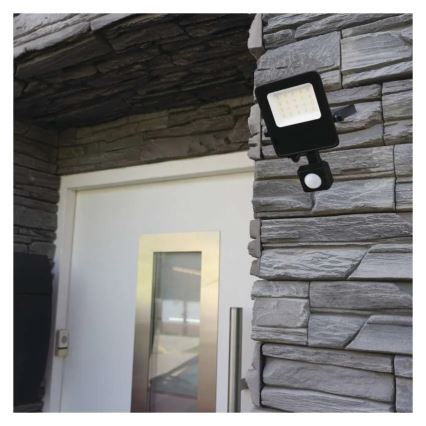 LED reflektor VISIO LED/10W/230V 4000K IP65 mozgásérzékelővel